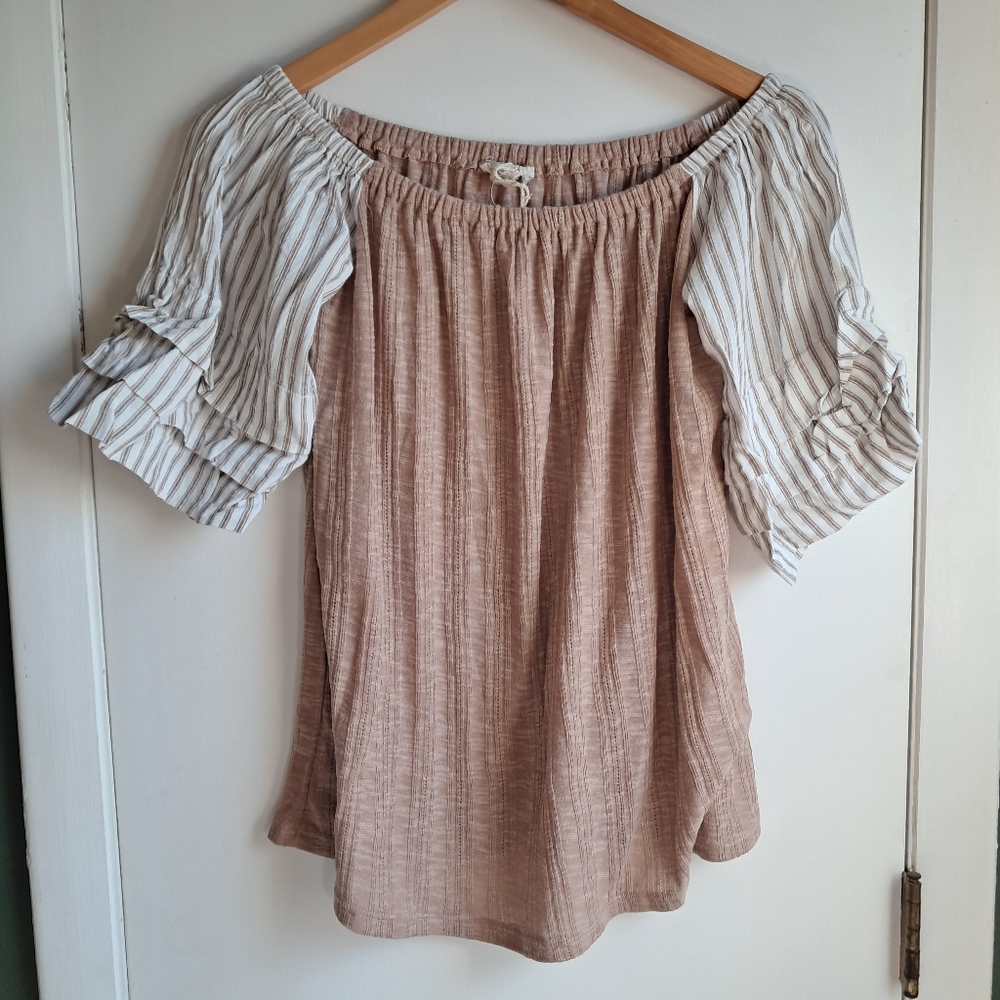NWT Mystree Light Brown Off Shoulder Top With Ruffle Bell Sleeves Small